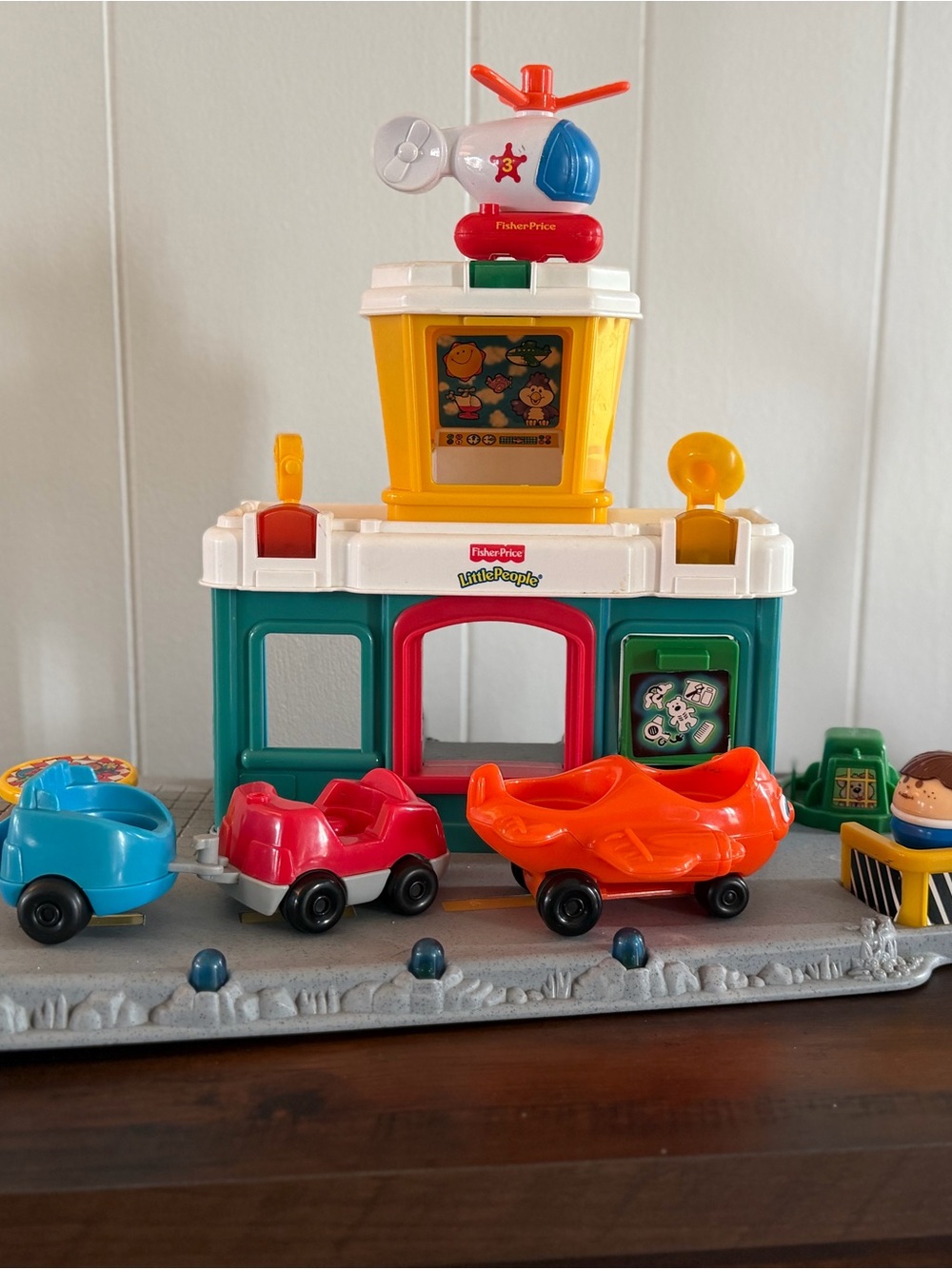 Fisher Price Lighted Little People Discovery Airport